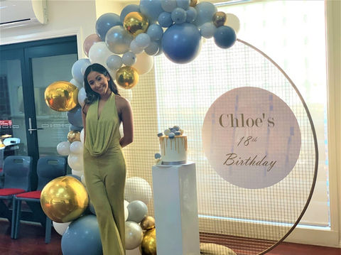 mesh circle and balloons