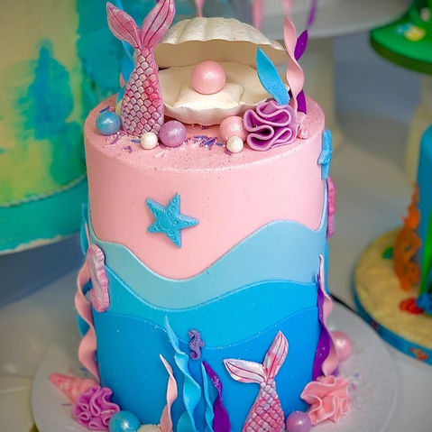 Underwater cake