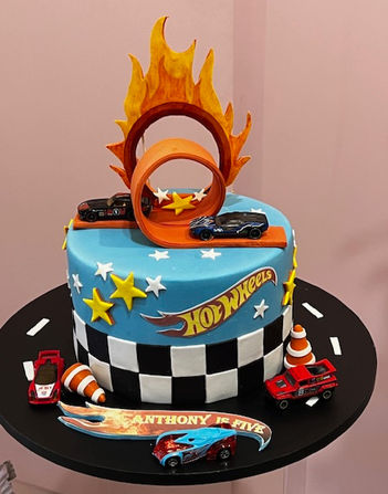 Racing car cake